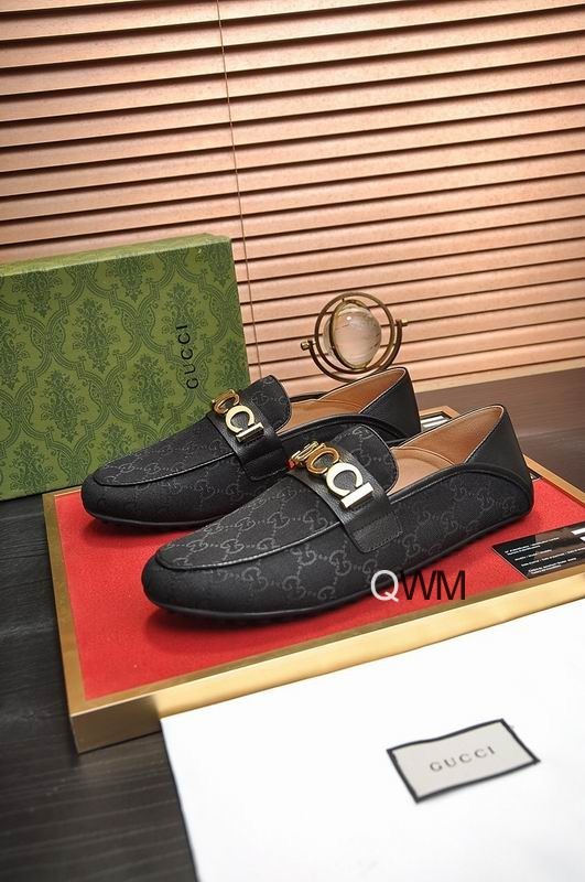 Gucci Men's Shoes 689